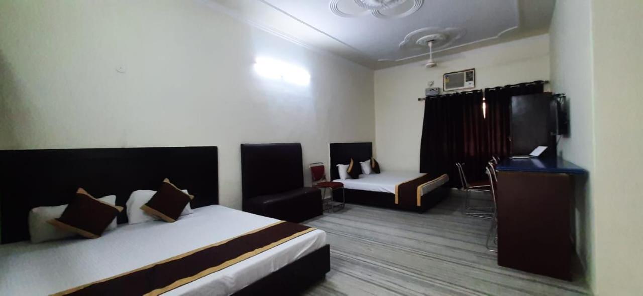 Hotel The Bird Dehradun Ngoại thất bức ảnh